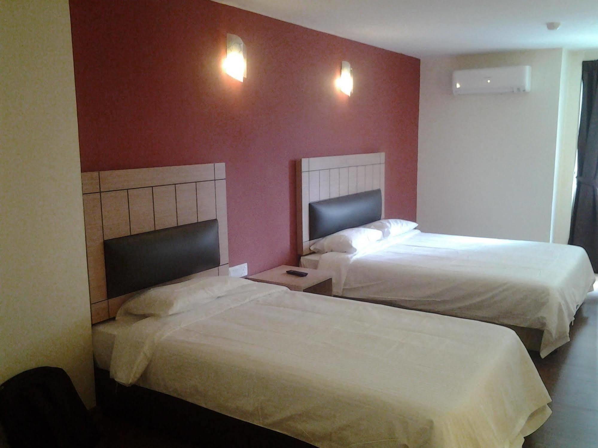 Smart Hotel Σερεμπάν Εξωτερικό φωτογραφία