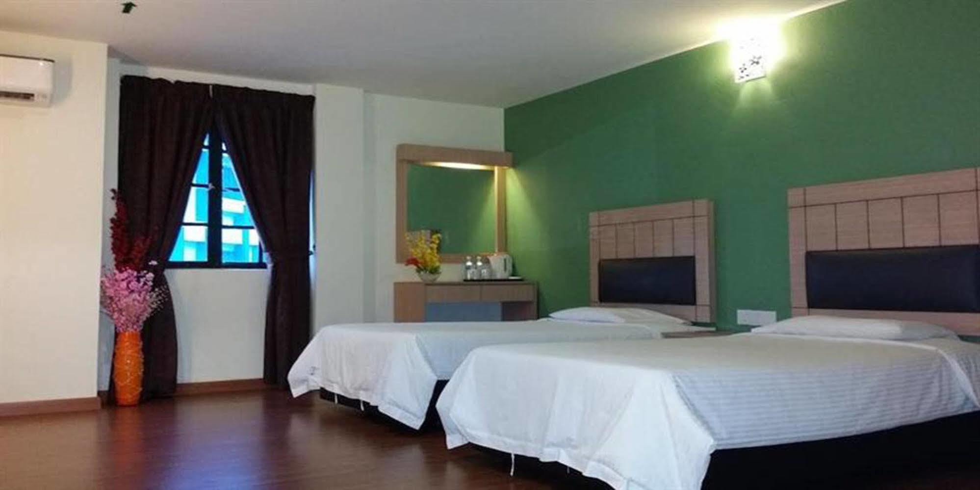 Smart Hotel Σερεμπάν Εξωτερικό φωτογραφία