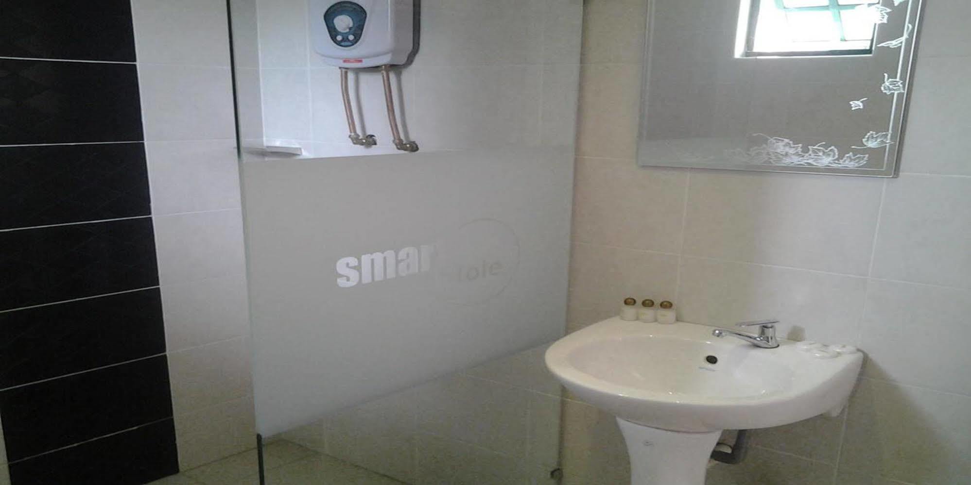 Smart Hotel Σερεμπάν Εξωτερικό φωτογραφία