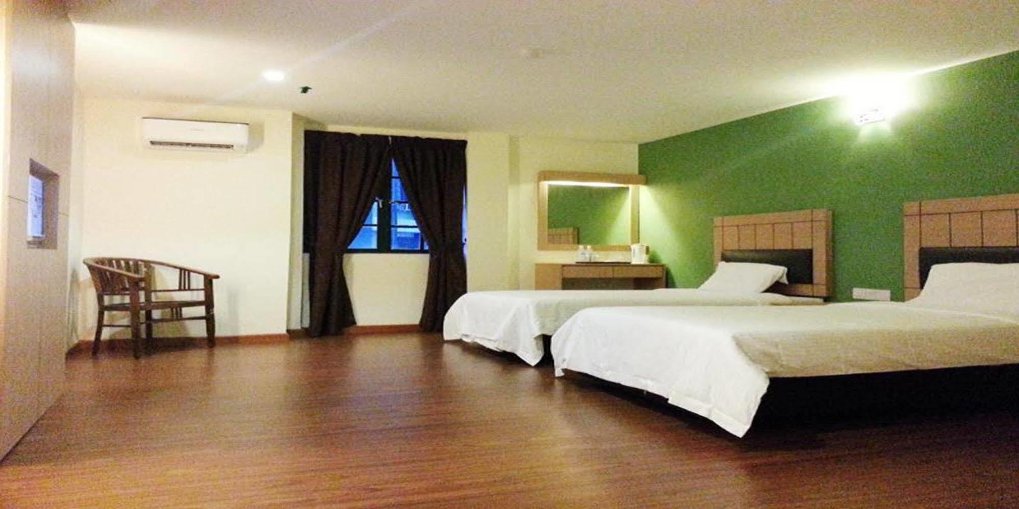 Smart Hotel Σερεμπάν Εξωτερικό φωτογραφία
